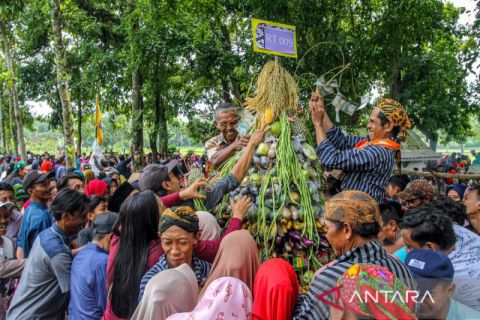 Tradisi sedekah bumi di Nganjuk