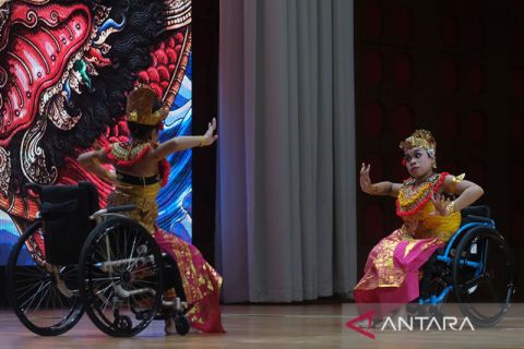 Lomba tari untuk penyandang disabilitas
