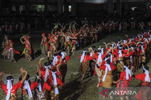 Pementasan tari Dadas dan Bawo Dayak pecahkan rekor MURI