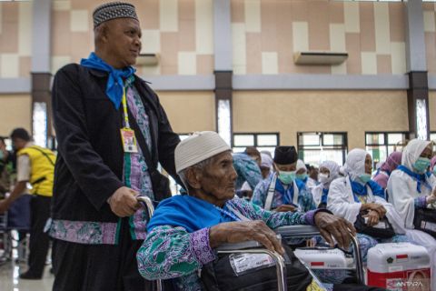Jamaah calon haji tertua di embarkasi Palembang