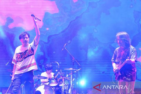 Grup musik Gigi tampil di Singaraja Fest 2023