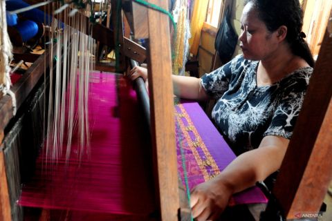 Tenun blongsong khas Sumsel