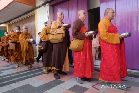 Ritual pindapata di Magelang