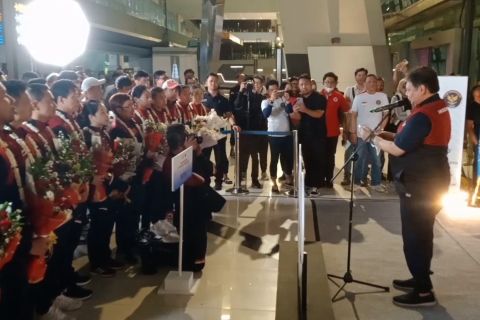 Airlangga dan menpora sambut bangga sang juara umum Wushu