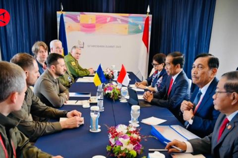 Kala Presiden Jokowi kali kedua bertemu Presiden Ukraina di KTT G7