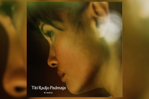 Dialog kerinduan Titi Radjo Padmaja dalam lagu terbaru