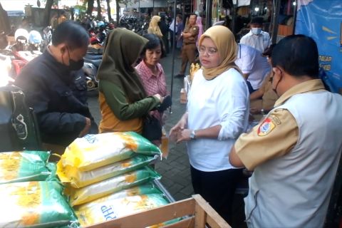 Jaga stabilitas harga, Disperindag Jember terus gelar operasi pasar