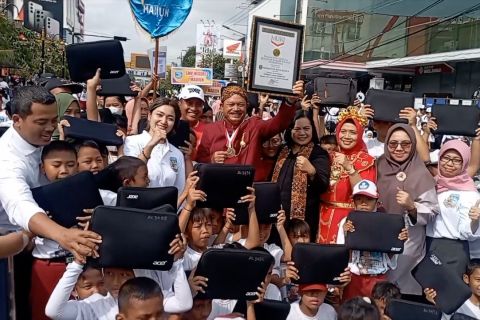 Program laptop gratis 9.400 unit Pemkot Madiun tercatat Rekor MURI