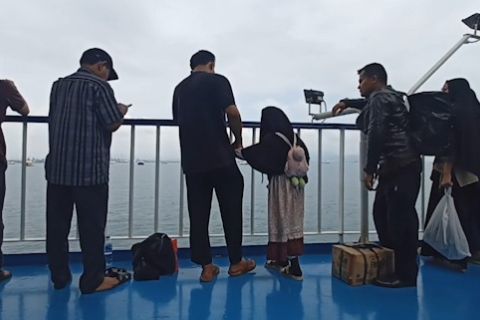 Kapolres Lamsel imbau pemilir awasi anak-anak saat berada di kapal