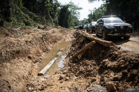 Jalan rusak di Ogan Komering Ilir