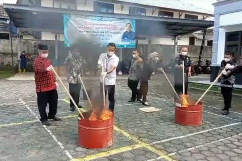 Kosmetik dan obat ilegal senilai Rp1,6 miliar dimusnahkan BPOM Jambi