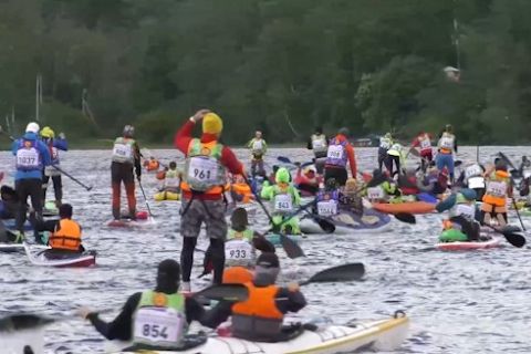 Melihat lomba dayung maraton berskala besar di Rusia
