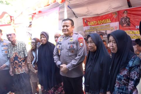 Polda Sulsel bantu warga Camba Barua sediakan fasilitas air bersih
