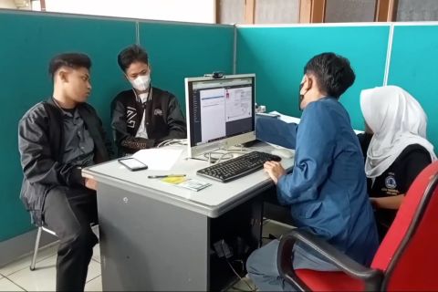 Disnaker ajak pemohon kartu kuning manfaatkan aplikasi Tangerang live
