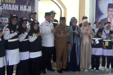 Gubernur lepas 1.125 calon haji Maluku