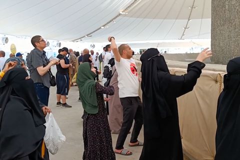 Lawan ‘setan’ dengan melempar jumroh untuk sempurnakan haji