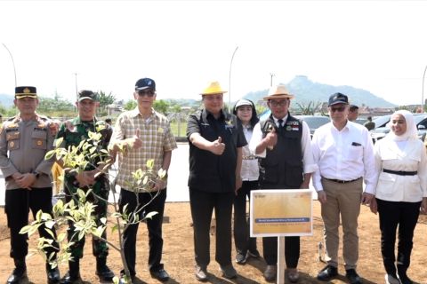 Jalan tol Cisumdawu kuatkan pondasi ekonomi Jabar