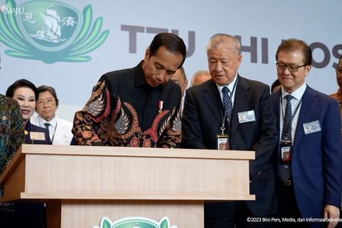 Resmikan RS Tzu Chi, Presiden: Jangan lagi berobat ke luar negeri