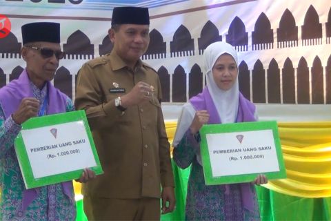 Jamaah calon haji kota Ambon diberi tambahan uang saku