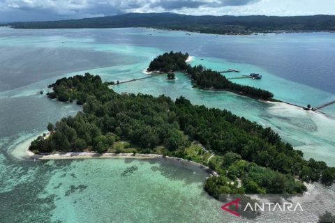 Keindahan objek wisata Pulau Bokori di Konawe