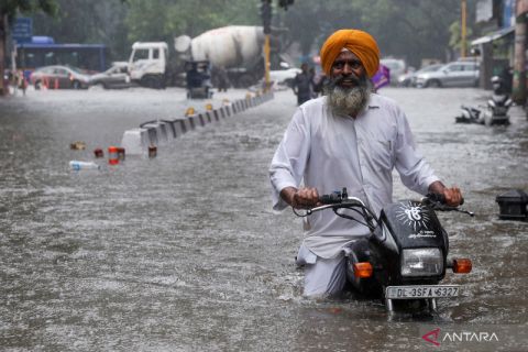 Banjir akibat hujan deras rendam New Delhi