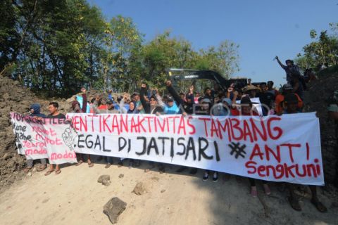 Aksi menolak galian c