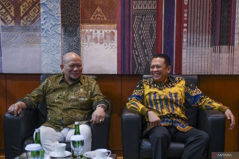 Rapat gabungan pimpinan MPR dan DPD