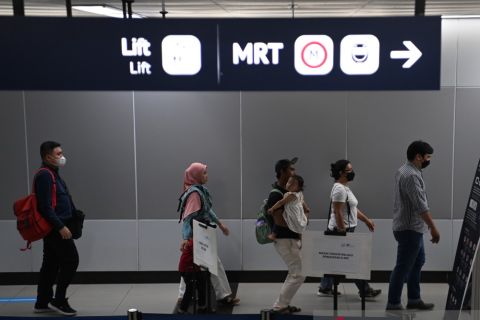 Integrasi halte TransJakarta dengan stasiun MRT