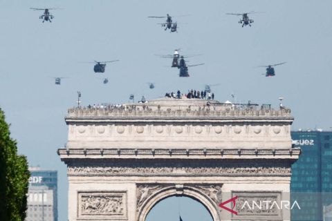 Perayaan Hari Bastille di Champs-Elysees Prancis