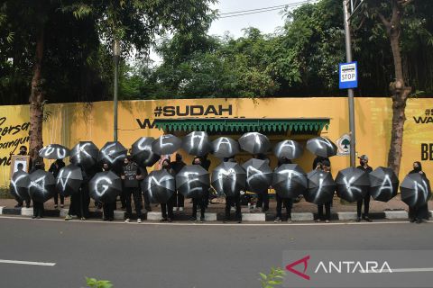 Aksi menolak pengesahan UU Kesehatan