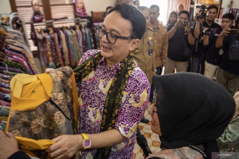 Wamendag kunjungi griya kain tuan kentang Palembang