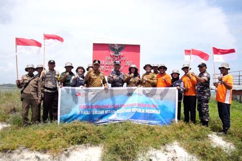 LKBN Antara kibarkan bendera merah putih di pulau terluar Indonesia