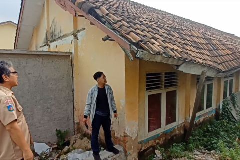 Atap SD nyaris roboh, Wakil Wali Kota Cilegon minta Disdik bertindak