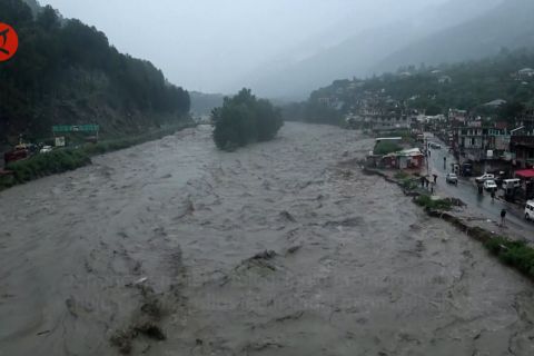Banjir dan longsor di India tewaskan 15 orang