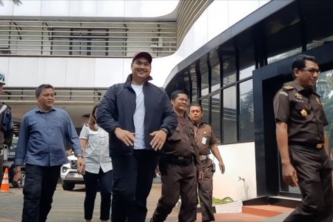 Kejagung: Dugaan aliran dana Menpora di luar kasus proyek BTS