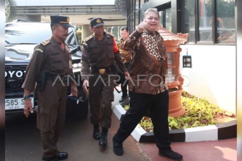 Kejaksaan Agung periksa Airlangga Hartarto terkait kasus CPO