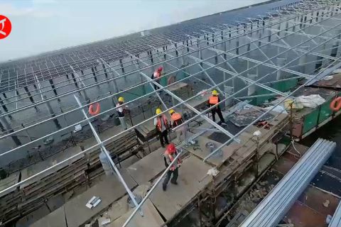 PLTS terbesar terhubung ke jaringan listrik di Tianjin China