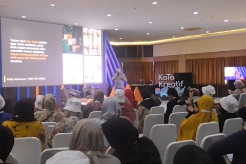 Kemenparekraf latih pelaku UMKM ekraf Kota Batam  foto produk