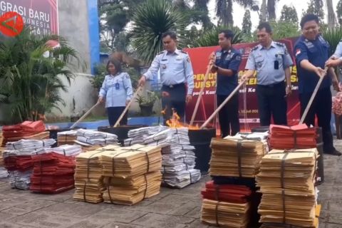 Hindari penyalahgunaan, Imigrasi Belawan musnahkan ribuan arsip