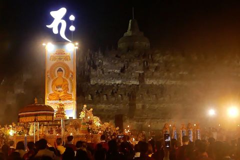 Umat Buddha gelar upacara Apihoma Tantrayana Zhenfozong di Borobudur