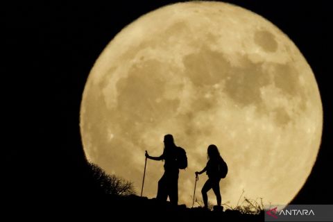 Penampakan Supermoon 1 Agustus berjuluk Sturgeon Moon
