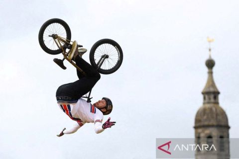 Aksi atlet top BMX di kejuaraan dunia UCI 2023