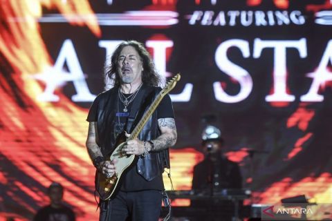 Konser Dewa 19 featuring All Stars