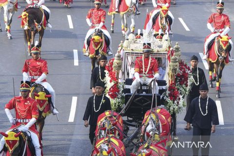 Kirab Bendera Pusaka Merah Putih dari Monas ke Istana Merdeka