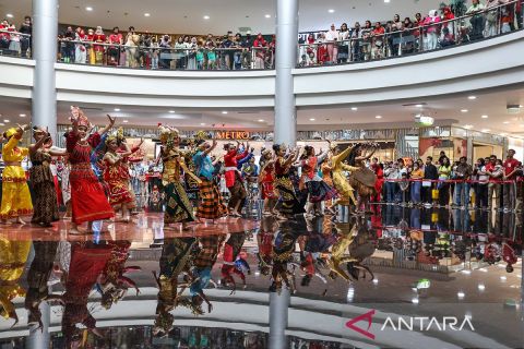 Pertunjukan tari Tunjukkan Indonesiamu meriahkan HUT ke-78 RI