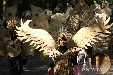 Karnaval pawang nusantara