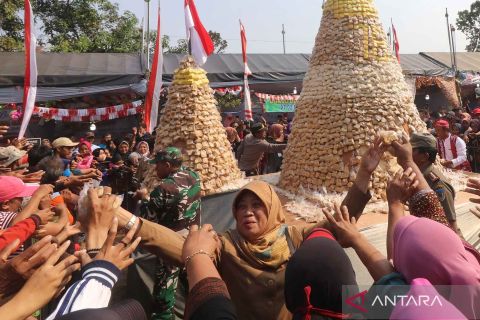Promosi kampung lewat festival tahu di Kediri