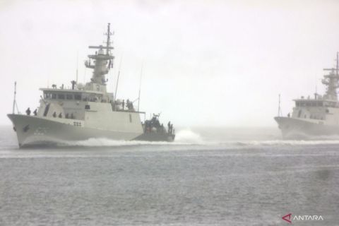 Penyambutan KRI Kapak dan KRI Panah di Armada III