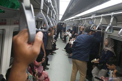 LRT Jabodebek mulai beroperasi dengan tarif flat Rp5.000