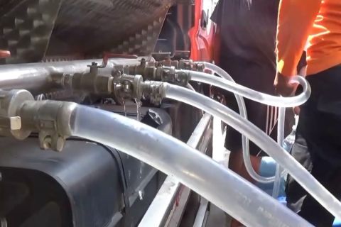 BPBD Kab Bogor salurkan ratusan ribu liter air bersih ke  8 kecamatan